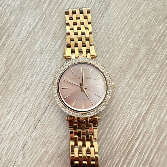 Michael Kors watch with box - Picture 8 of 8